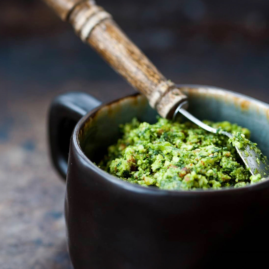 Prepare your own wild garlic pesto in the Thermomix Miracle mix