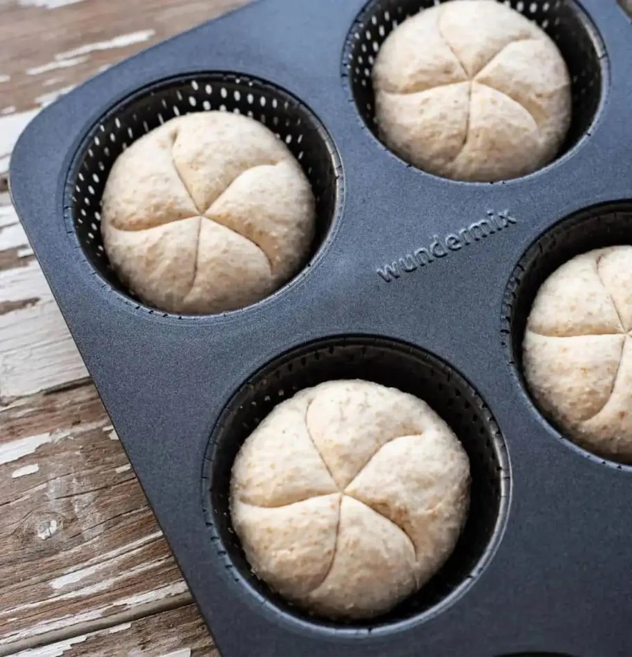 Bread roll tray with non-stick coating by Wundermix