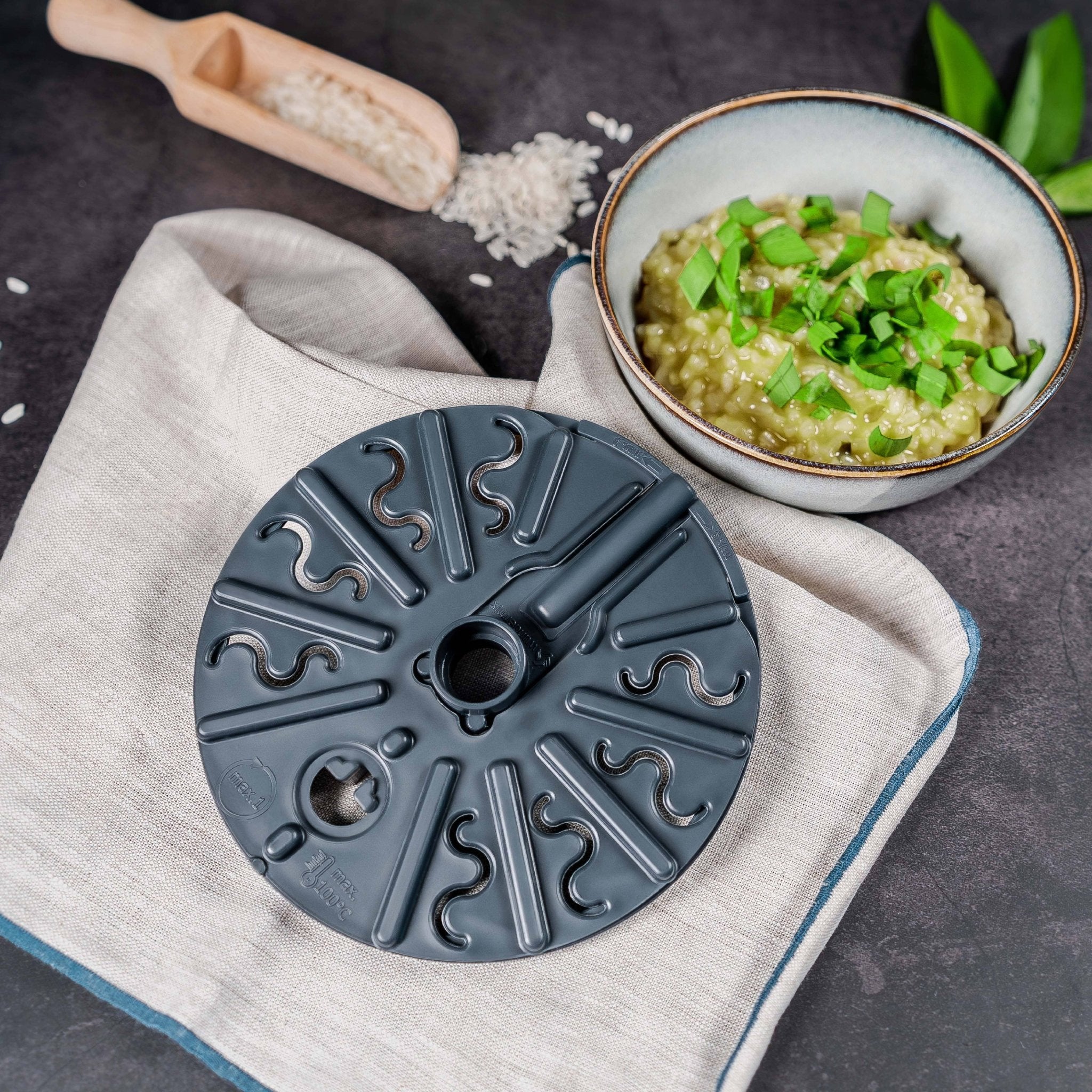 LiangMai Tagliere scorrevole per Monsieur Cuisine Connect (MCC), accessorio  per robot da cucina, nero slippad di scorrimento : : Casa e cucina
